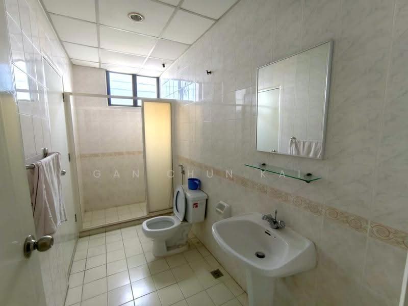 Condominium for Rent at Sri Pangkor Condominium - Gan Chun Kai - Bathroom - PropertyGuru.com.my