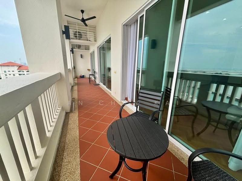 Kediaman Servis untuk Disewa di Straits Quay (The Suites at Waterside) - Gan Chun Kai - Balcony - PropertyGuru.com.my