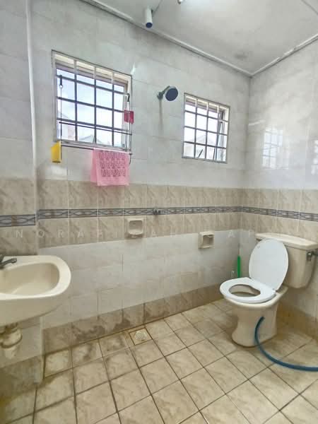 2-storey Terraced House for Sale in Kota Damansara (Selangor) - NoraFizah Gapar - Bathroom - PropertyGuru.com.my