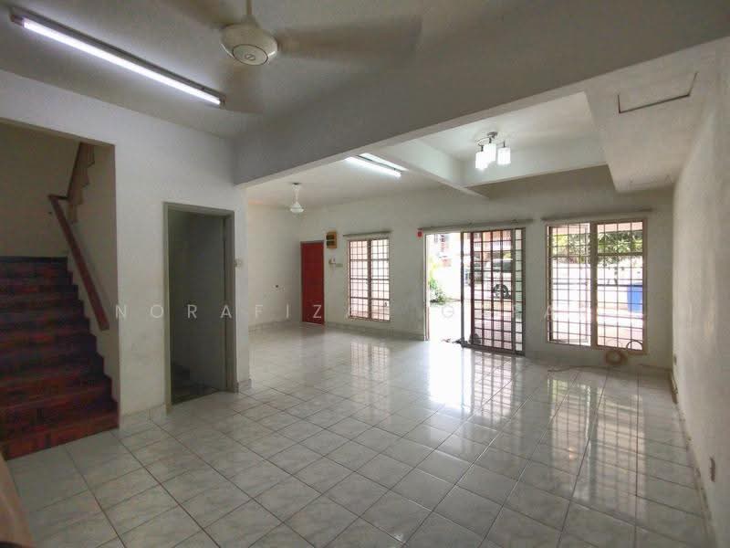 2-storey Terraced House for Sale in Kota Damansara (Selangor) - NoraFizah Gapar - Living Room - PropertyGuru.com.my