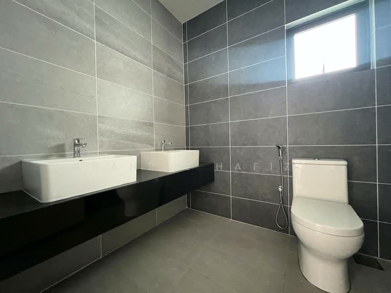 2-storey Terraced House for Sale in Cyberjaya (Selangor) - Shahrul Hafizi - Bathroom - PropertyGuru.com.my