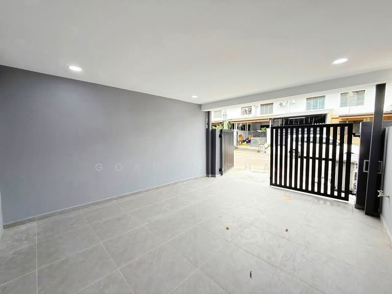2-storey Terraced House for Sale in Taman Bukit Tiram (Ulu Tiram) - Gordon Chai - Entrance - PropertyGuru.com.my