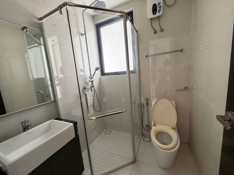Condominium for Sale at Amberside @ Country Garden Danga Bay - Jack Liew - Bathroom - PropertyGuru.com.my