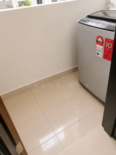 Kediaman Servis untuk Dijual di TRELLIS RESIDENCES - Gordon Chai - Balcony - PropertyGuru.com.my