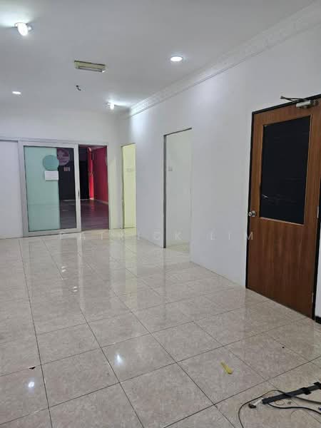 Kedai untuk Disewa di Bukit Beruang (Bukit Baru) - Patrick Lim - Interior - PropertyGuru.com.my