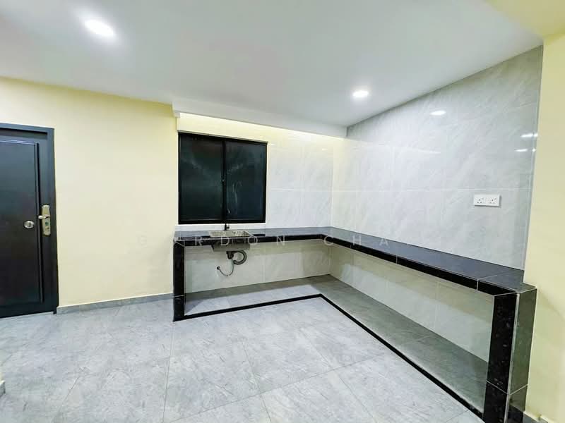 2-storey Terraced House for Sale in Taman Pelangi (Parit Jawa) - Gordon Chai - Kitchen - PropertyGuru.com.my