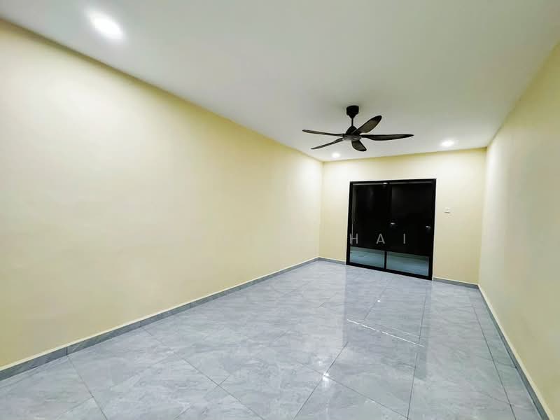 2-storey Terraced House for Sale in Taman Pelangi (Parit Jawa) - Gordon Chai - Interior - PropertyGuru.com.my