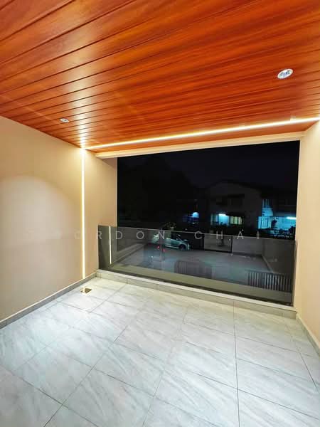 2-storey Terraced House for Sale in Taman Pelangi (Parit Jawa) - Gordon Chai - Balcony - PropertyGuru.com.my