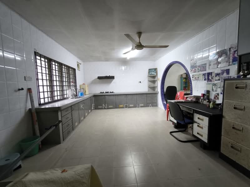 Semi-Detached House for Sale in Taman Sri Lalang (Kota Tinggi) - Ken Chai - Kitchen - PropertyGuru.com.my