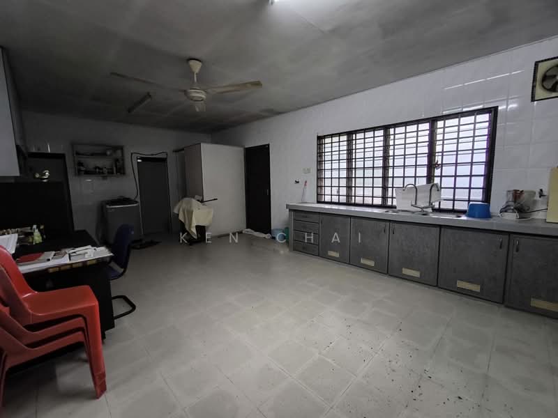 Semi-Detached House for Sale in Taman Sri Lalang (Kota Tinggi) - Ken Chai - Kitchen - PropertyGuru.com.my