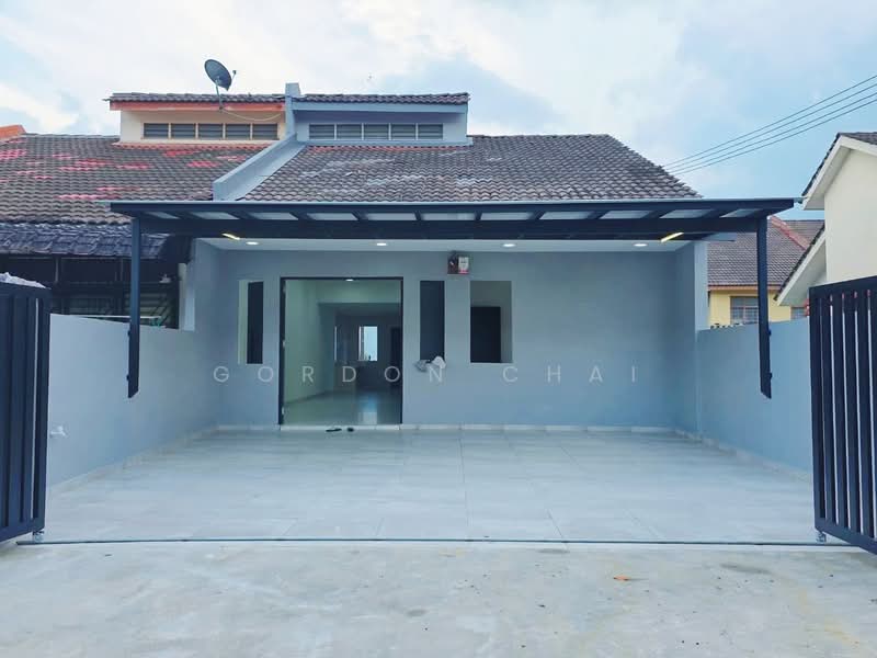 1-storey Terraced House for Sale in Taman Puteri Wangsa (Ulu Tiram) - Gordon Chai - Exterior - PropertyGuru.com.my