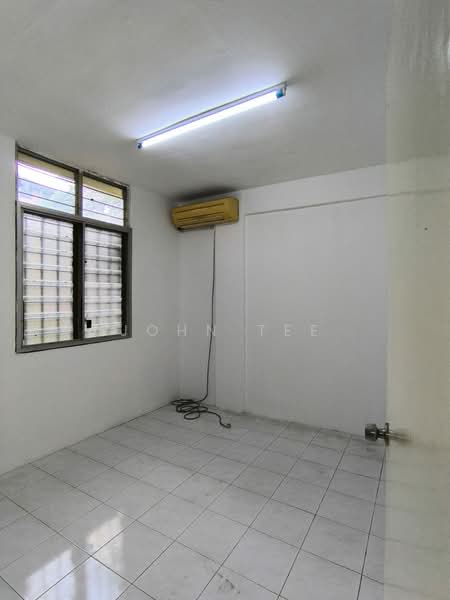 Rumah Flat untuk Dijual di Taman Sri Sentosa - John Tee - Interior - PropertyGuru.com.my