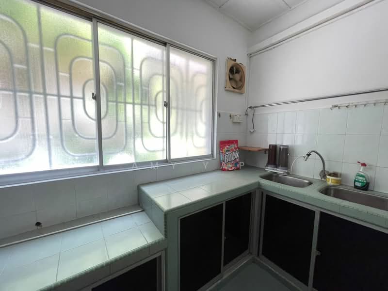 3-storey Terraced House for Rent in Taman Daya (Kepong) - Amy Yap - Kitchen - PropertyGuru.com.my