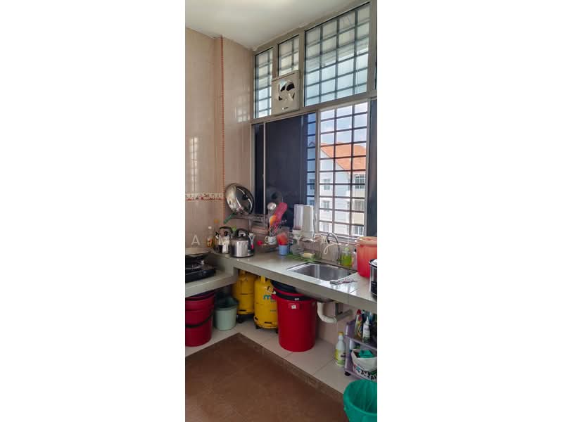 Kediaman Servis untuk Dijual di Fortune Avenue - Amy Yap - Kitchen - PropertyGuru.com.my
