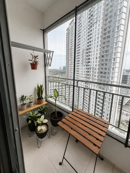 Pangsapuri untuk Disewa di Residensi Pauh Permai - Michelle Chia - Balcony - PropertyGuru.com.my