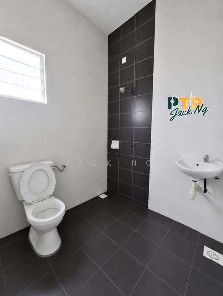 Rumah Teres 2-Tingkat untuk Disewa di Bandar Cassia (Batu Kawan) - Jack Ng - Bathroom - PropertyGuru.com.my