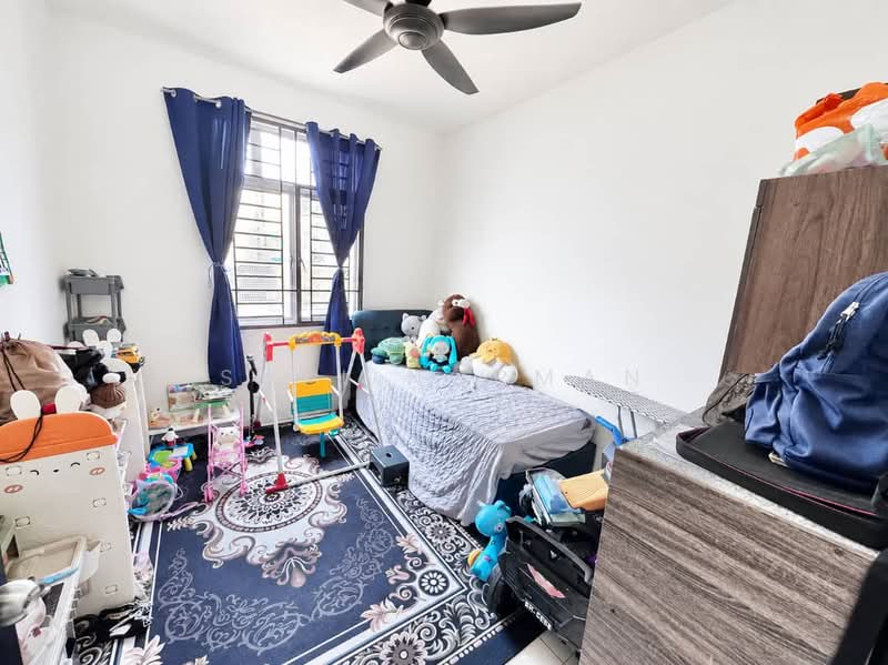 Pangsapuri untuk Dijual di Taman Larkin Idaman Plot C - Sufi Norman - Bedroom - PropertyGuru.com.my