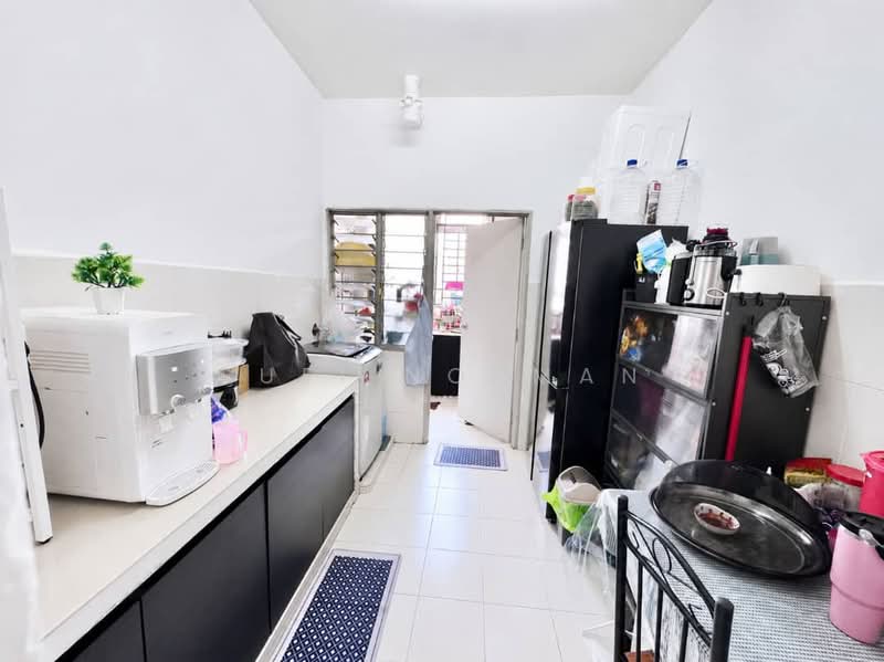 Pangsapuri untuk Dijual di Taman Larkin Idaman Plot C - Sufi Norman - Kitchen - PropertyGuru.com.my
