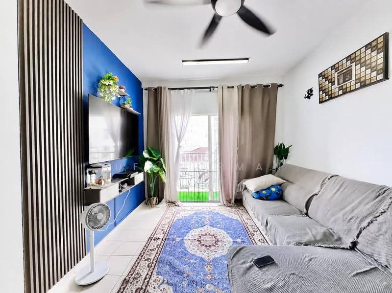 Pangsapuri untuk Dijual di Taman Larkin Idaman Plot C - Sufi Norman - Living Room - PropertyGuru.com.my