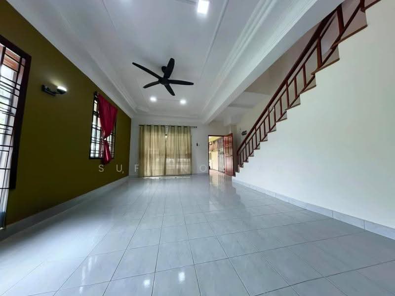 Rumah Teres 2-Tingkat untuk Dijual di Taman Bukit Dahlia (Pasir Gudang) - Sufi Norman - Living Room - PropertyGuru.com.my