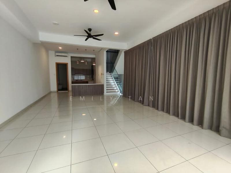 3.5-storey Terraced House for Rent in Damansara Perdana (Selangor) - Emily Tan - Living Room - PropertyGuru.com.my