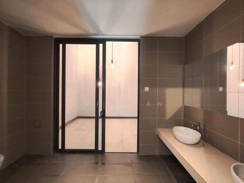 3.5-storey Terraced House for Rent in Damansara Perdana (Selangor) - Emily Tan - Bathroom - PropertyGuru.com.my