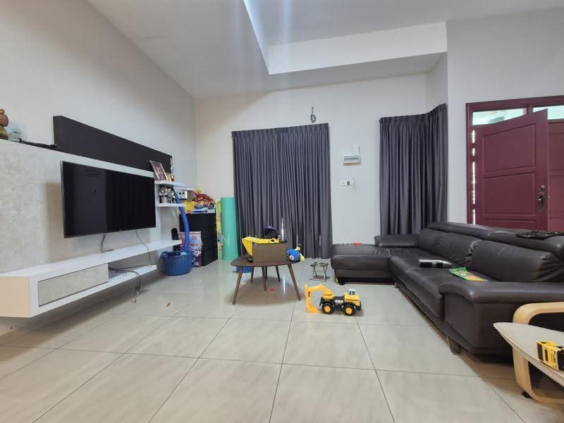 Rumah Teres 2-Tingkat untuk Disewa di Taman Merbok (Bukit Baru) - Ann Lim - Living Room - PropertyGuru.com.my