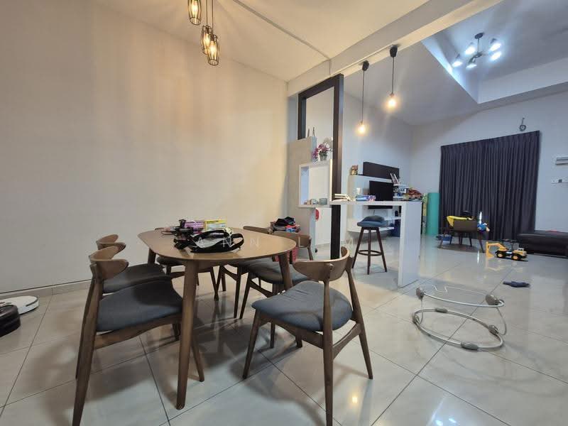 Rumah Teres 2-Tingkat untuk Disewa di Taman Merbok (Bukit Baru) - Ann Lim - Dining Room - PropertyGuru.com.my
