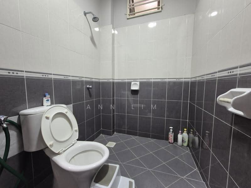 Rumah Teres 2-Tingkat untuk Disewa di Taman Merbok (Bukit Baru) - Ann Lim - Bathroom - PropertyGuru.com.my