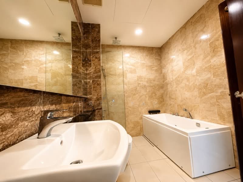 Kediaman Servis untuk Dijual di Paragon Suites @ CIQ - ERIC YAP - PropertyGuru.com.my