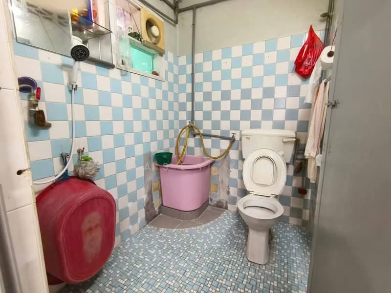 Rumah Teres untuk Disewa di Ampang (Ampang) - Casey Ko - Bathroom - PropertyGuru.com.my