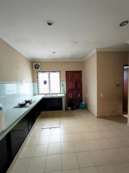 Rumah Teres untuk Dijual di Bandar Tasik Puteri (Rawang) - Abdul Qadir - Kitchen - PropertyGuru.com.my
