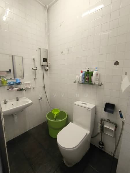 Rumah Teres 1.5-Tingkat untuk Dijual di Taman Perling (Perling) - Vivy Ng - Bathroom - PropertyGuru.com.my