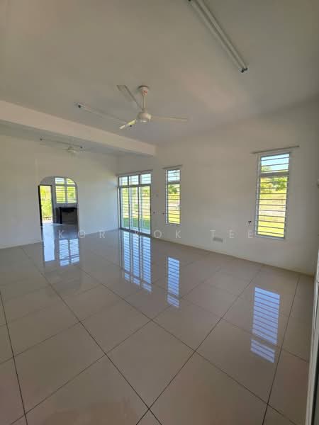 2-storey Terraced House for Rent in Bandar Mahkota Banting (Tanjong Duabelas) - Kor Kok Tee - Living Room - PropertyGuru.com.my