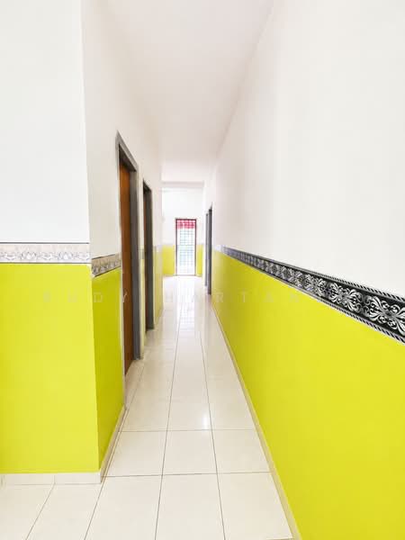 Rumah Teres 1-Tingkat untuk Dijual di Taman Sungai Kapar Indah (Kapar) - Rudy Hartanto - Corridor - PropertyGuru.com.my