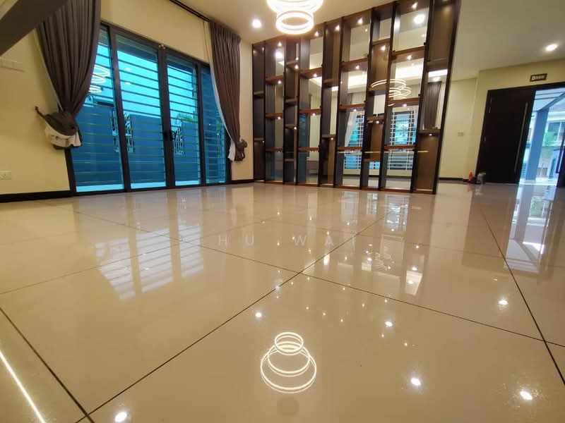 Bungalow House untuk Dijual di Bandar Putra Permai (Seri Kembangan) - Shu Wai - Living Room - PropertyGuru.com.my