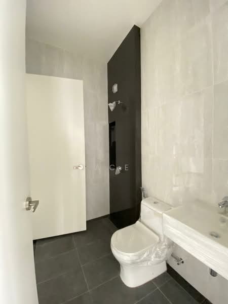 Rumah Kluster untuk Disewa di Setia Tropika (Johor Bahru) - Wallace Ang - Bathroom - PropertyGuru.com.my
