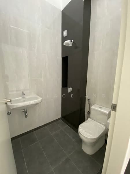Rumah Kluster untuk Disewa di Setia Tropika (Johor Bahru) - Wallace Ang - Bathroom - PropertyGuru.com.my