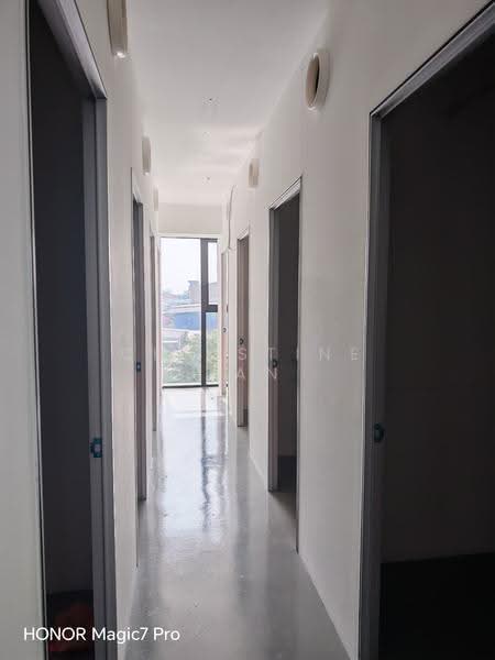 Shop / Office for Rent in Taman Sains Selangor (Kota Damansara) - Christine Tan - Corridor - PropertyGuru.com.my