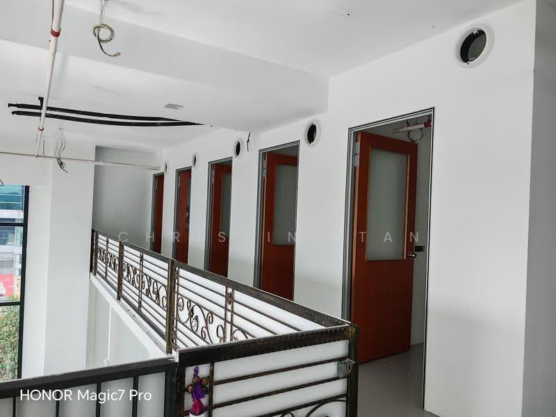 Shop / Office for Rent in Taman Sains Selangor (Kota Damansara) - Christine Tan - Corridor - PropertyGuru.com.my