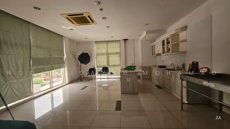 Factory for Sale in Petaling Jaya (Selangor) - Noor Hidayah Mohamad Noor - Kitchen - PropertyGuru.com.my
