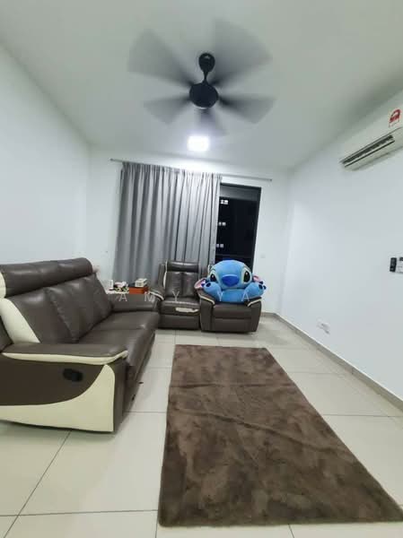 Kondominium untuk Disewa di The Henge - Amy Yap - Living Room - PropertyGuru.com.my