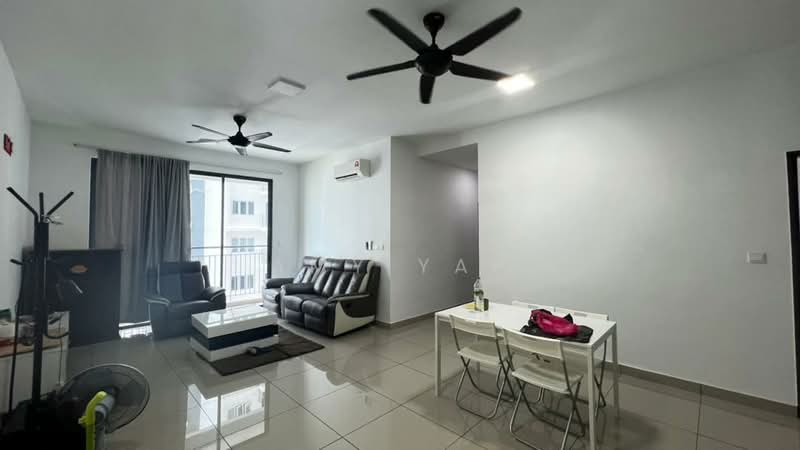 Kondominium untuk Disewa di The Henge - Amy Yap - Living Room - PropertyGuru.com.my