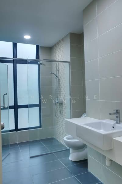 Kondominium untuk Disewa di Brezza Hill - Charmaine Wong - Bathroom - PropertyGuru.com.my