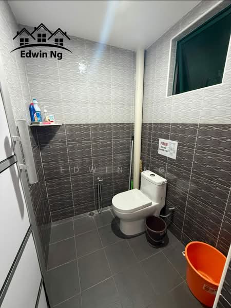Pejabat untuk Disewa di Kampung Seberang Paya (Bukit Jambul) - Edwin Ng - Bathroom - PropertyGuru.com.my