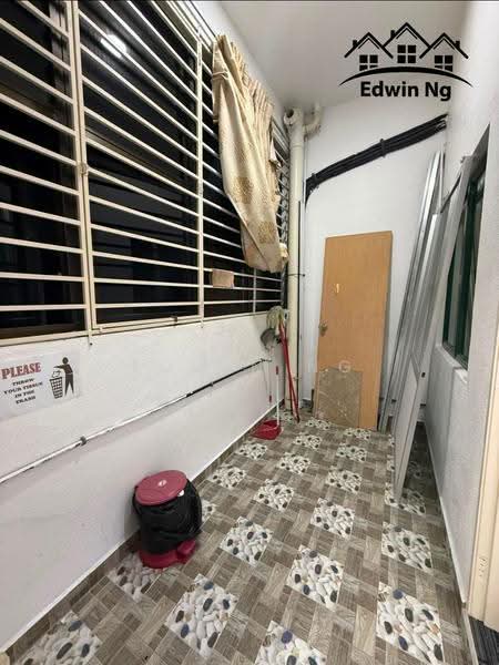 Pejabat untuk Disewa di Kampung Seberang Paya (Bukit Jambul) - Edwin Ng - Balcony - PropertyGuru.com.my