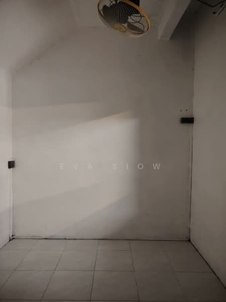 Kedai untuk Dijual di Taman Tampoi Indah (Tampoi) - Eva Siow - Interior - PropertyGuru.com.my
