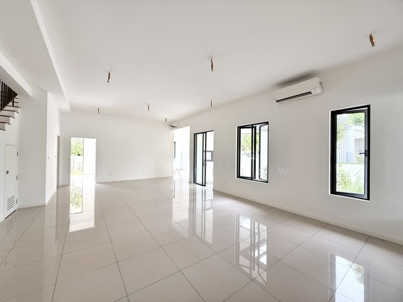 Rumah Teres untuk Dijual di Banting (Selangor) - Wei Wei Low - Living Room - PropertyGuru.com.my