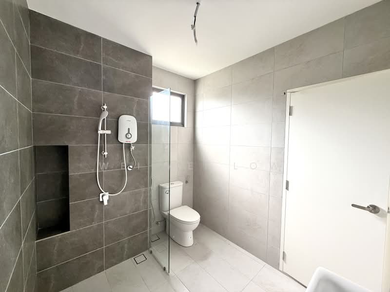 Rumah Teres untuk Dijual di Banting (Selangor) - Wei Wei Low - Bathroom - PropertyGuru.com.my