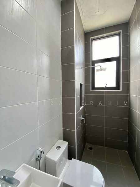 Rumah Berkembar untuk Disewa di Taman Melawati (Ulu Kelang) - Hasniza Ibrahim - Bathroom - PropertyGuru.com.my